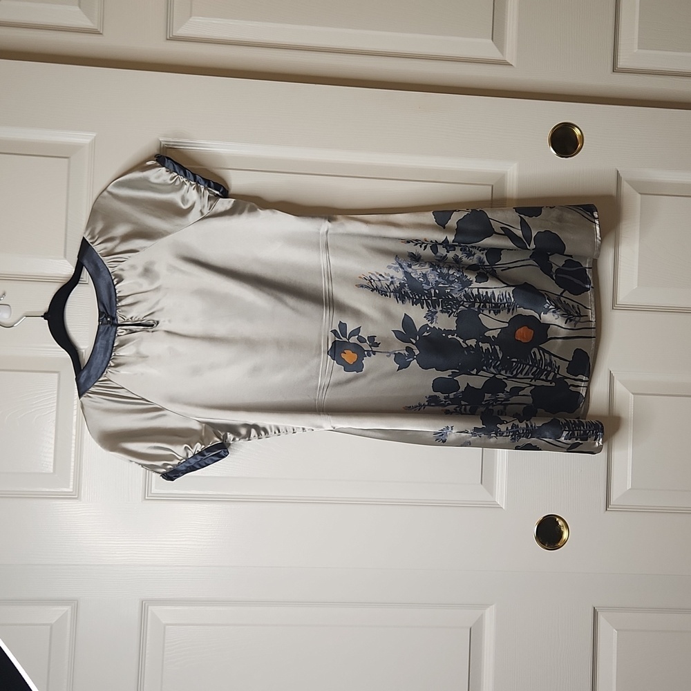 BCBGMAXAZRIA Women's Silvertone Gray Y2k Satin Floral Dress Size S - Picture 7 of 13
